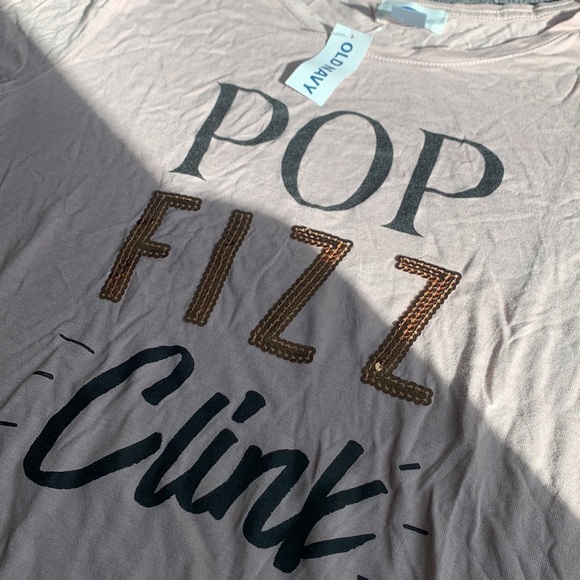 Old Navy Pop Fizz Clink tshirt - Picture 2 of 6